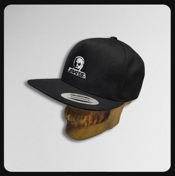 Logo Yupoong Classics Black/Black Cotton Snapback Cap